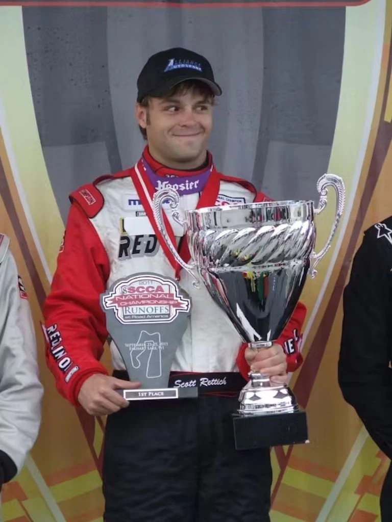 Scott Rettich Biography: Wiki, Age, Career, Height, Weight, Boyfriend, Net Worth & More